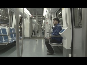Javi en el metro extrañado de su tranquilidad